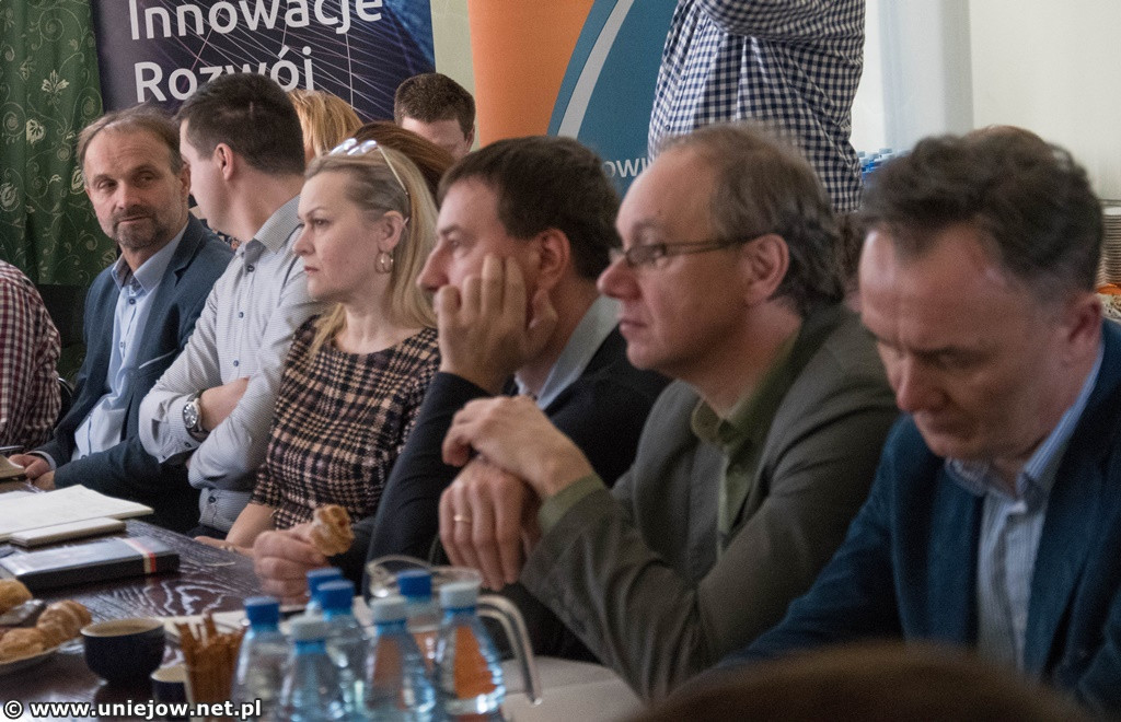 Wicemarszałek i eksperci mówili w starostwie o funduszach unijnych