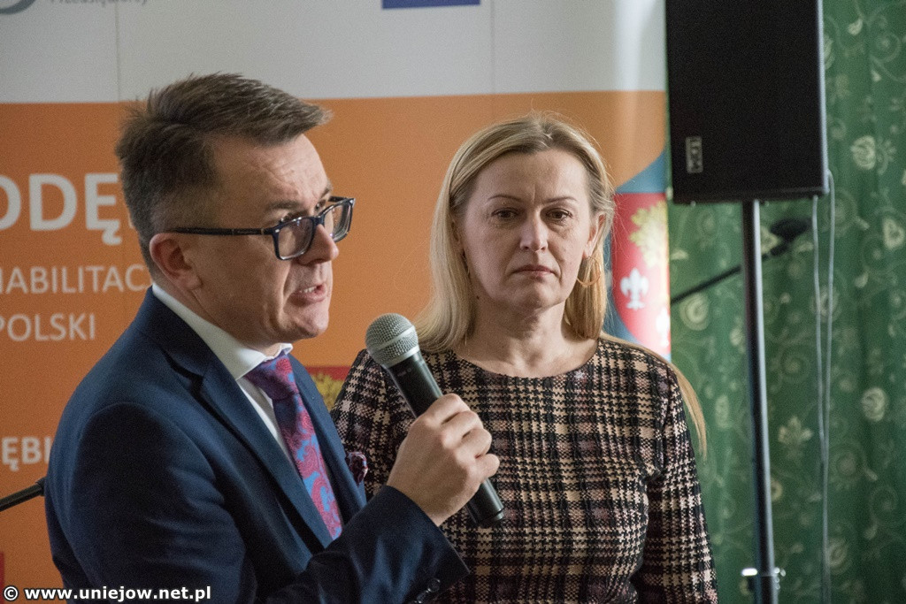 Wicemarszałek i eksperci mówili w starostwie o funduszach unijnych