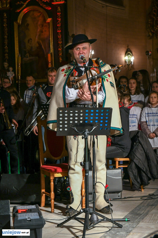 Reggae i góralska muzyka w Zadzimiu.