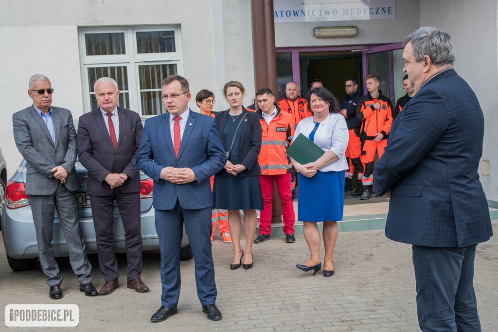 Pogotowie ratunkowe wróciło do poddębickiego szpitala