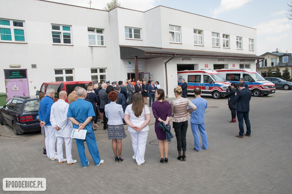 Pogotowie ratunkowe wróciło do poddębickiego szpitala