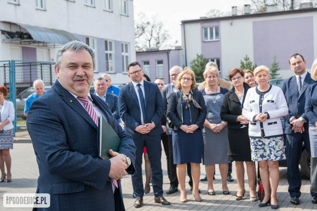 Pogotowie ratunkowe wróciło do poddębickiego szpitala
