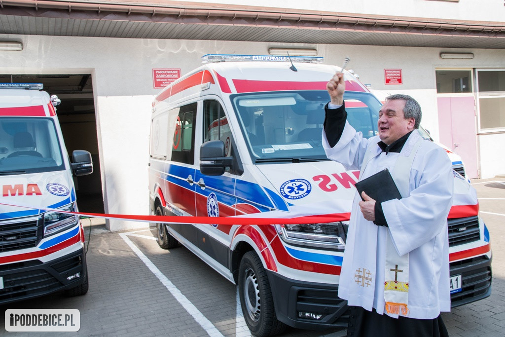 Pogotowie ratunkowe wróciło do poddębickiego szpitala