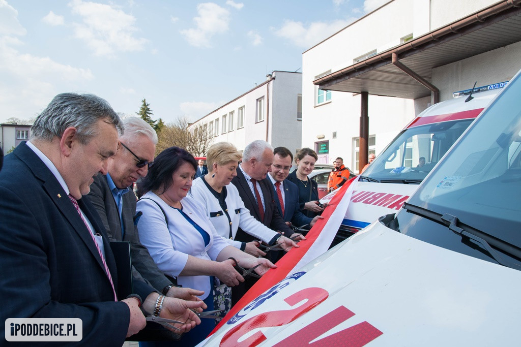 Pogotowie ratunkowe wróciło do poddębickiego szpitala