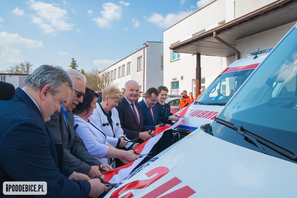 Pogotowie ratunkowe wróciło do poddębickiego szpitala