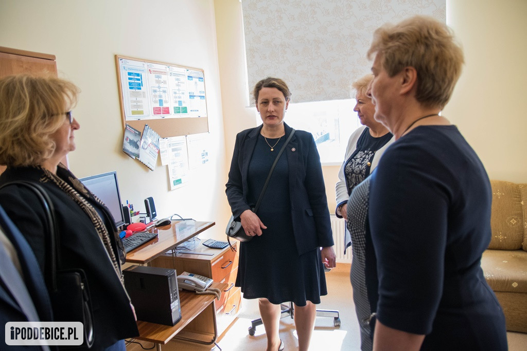 Pogotowie ratunkowe wróciło do poddębickiego szpitala