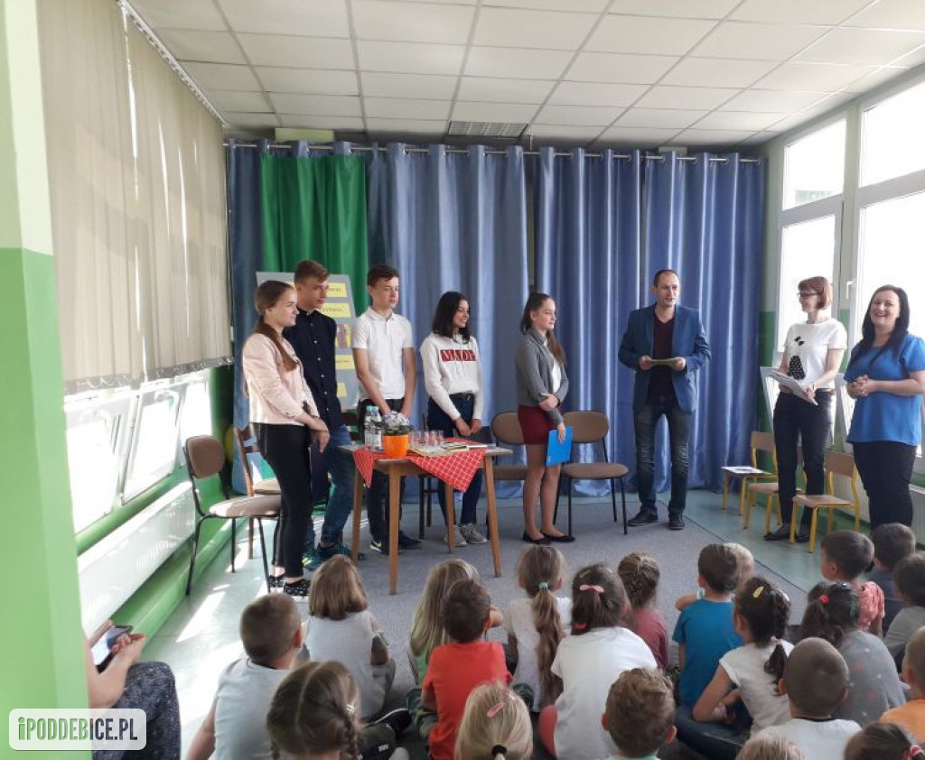 Maraton Czytania w bibliotece powiatowej
