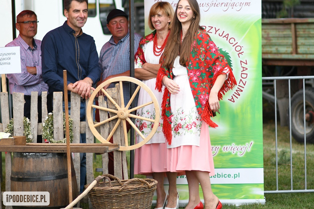 Dożynki Powiatu Poddębickiego w Wartkowicach