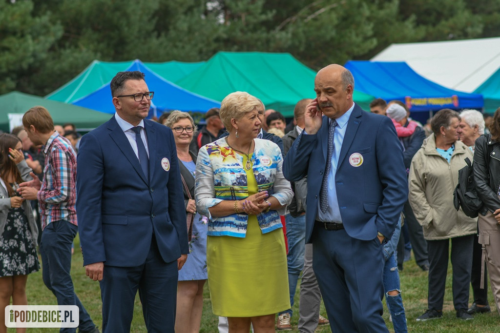 Dożynki Powiatu Poddębickiego w Wartkowicach