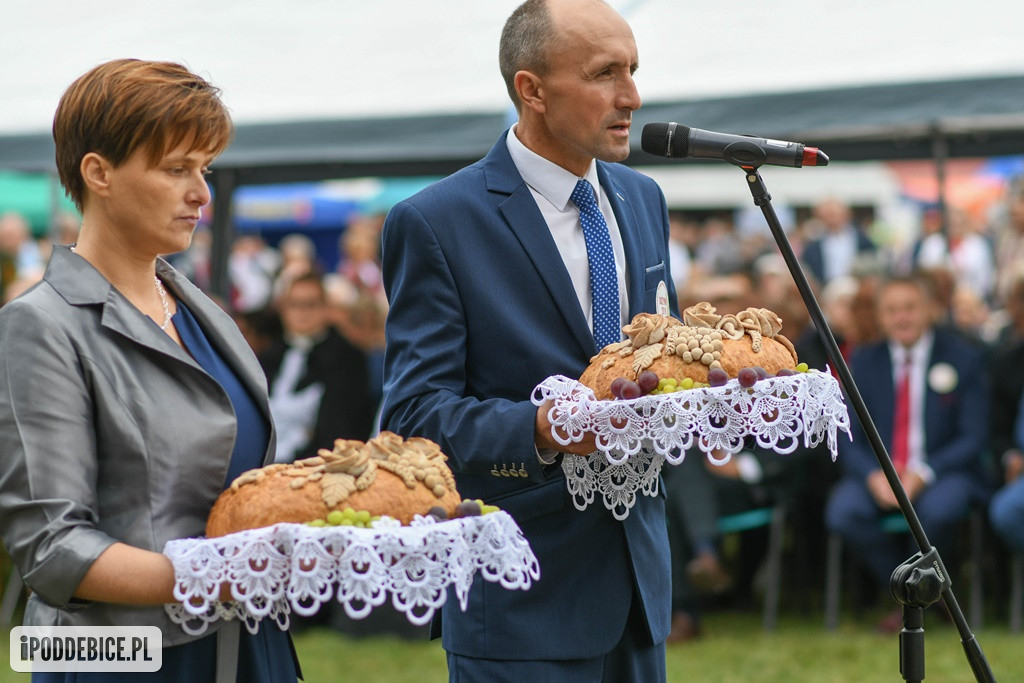 Dożynki Powiatu Poddębickiego w Wartkowicach
