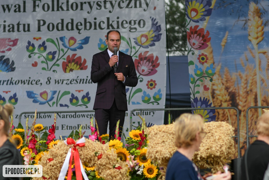 Dożynki Powiatu Poddębickiego w Wartkowicach