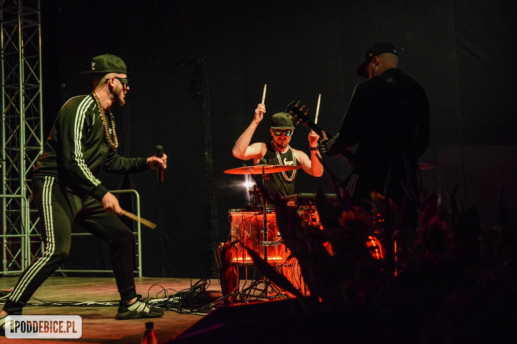 Łobuzy i Lider Dance - koncert w Wartkowicach