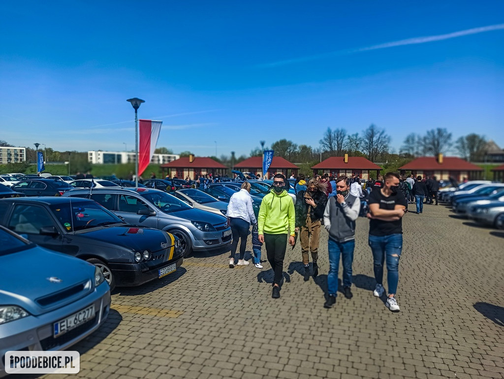 W weekend kilkaset aut i motocykli zjechało do Uniejowa