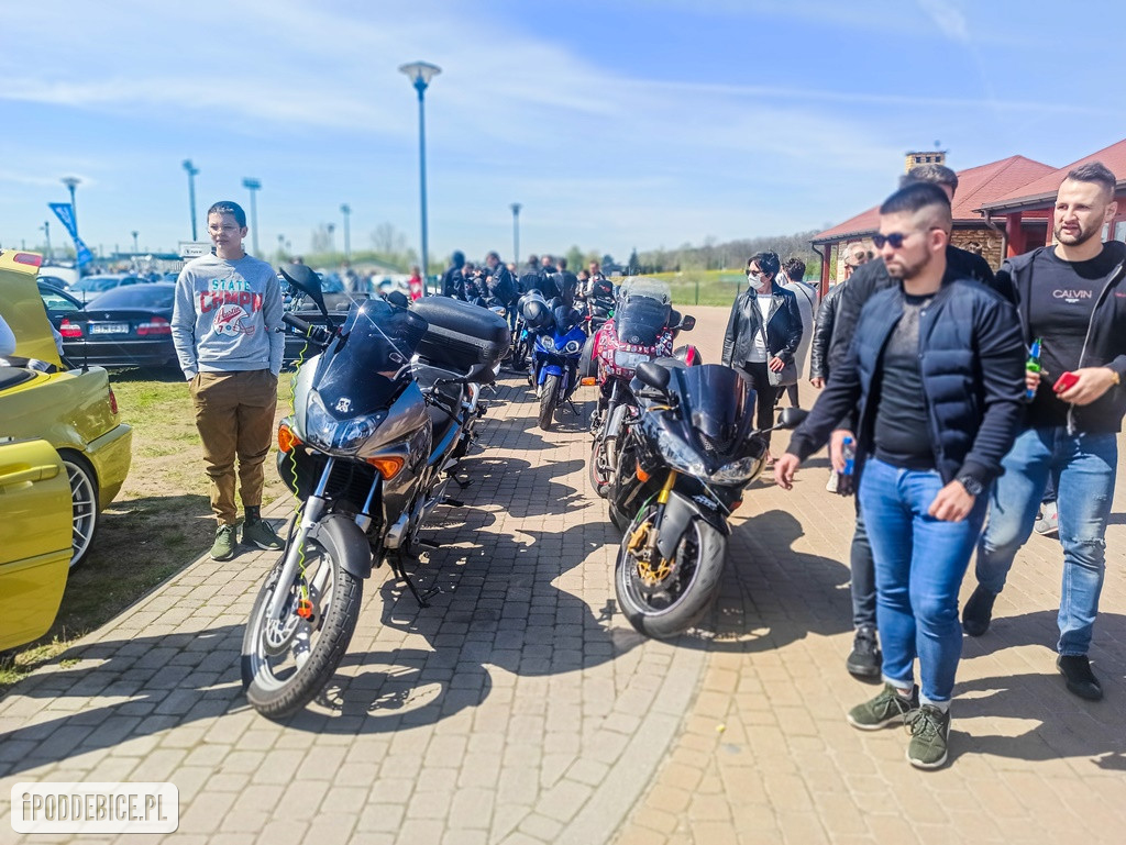 W weekend kilkaset aut i motocykli zjechało do Uniejowa