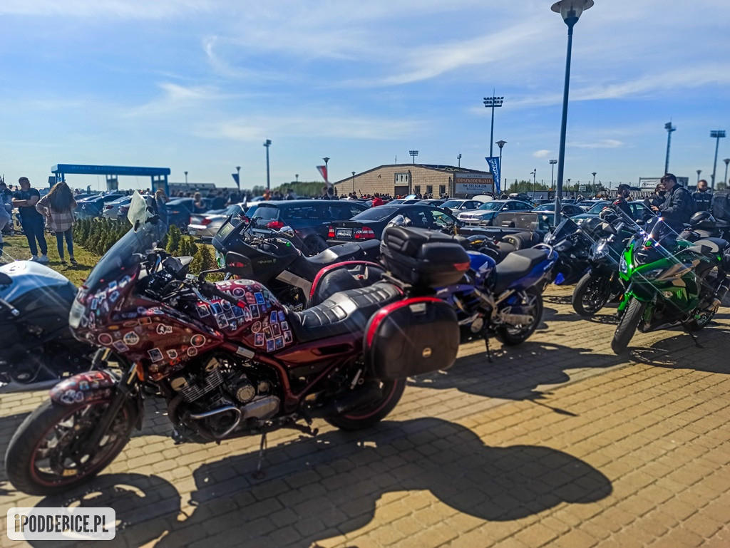 W weekend kilkaset aut i motocykli zjechało do Uniejowa