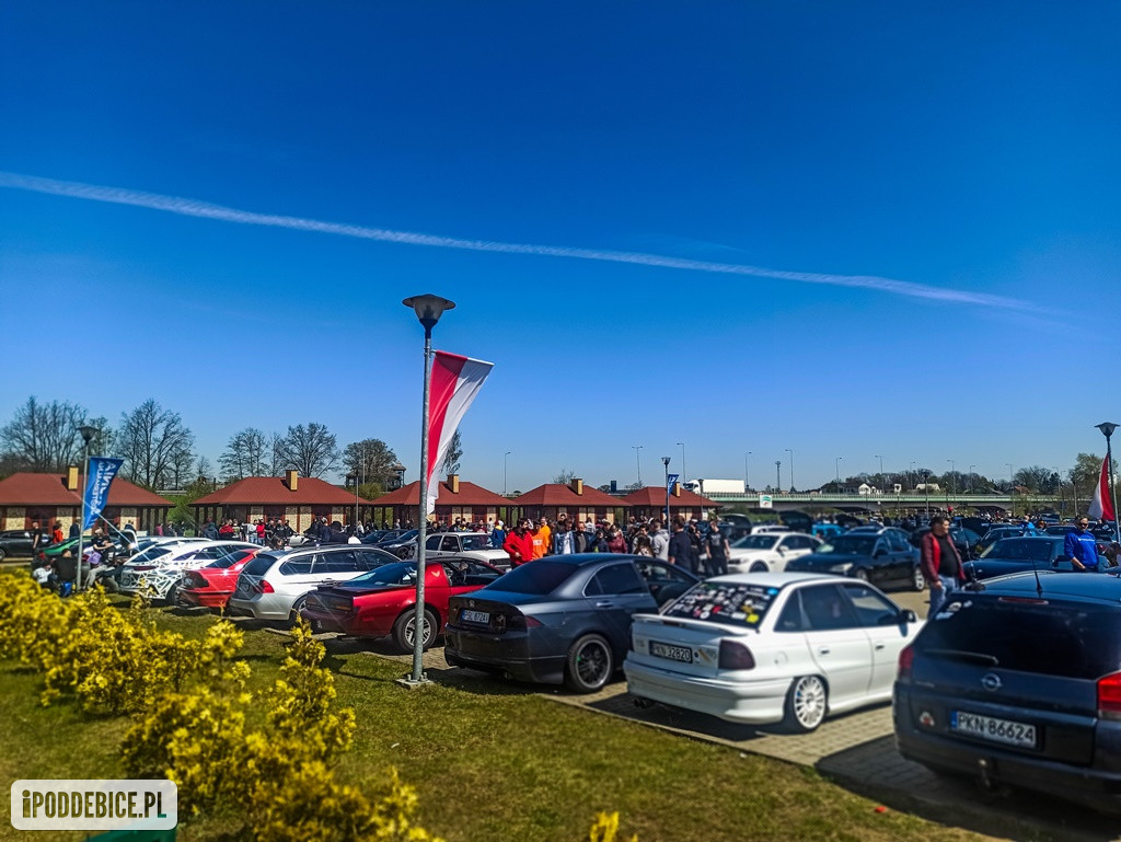 W weekend kilkaset aut i motocykli zjechało do Uniejowa