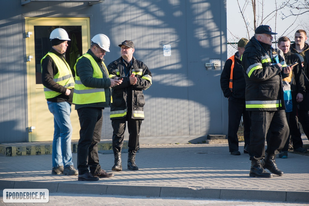 Ponad 200 osób ewakuowano w ramach ćwiczeń jednej z największych firm  w powiecie poddębickim