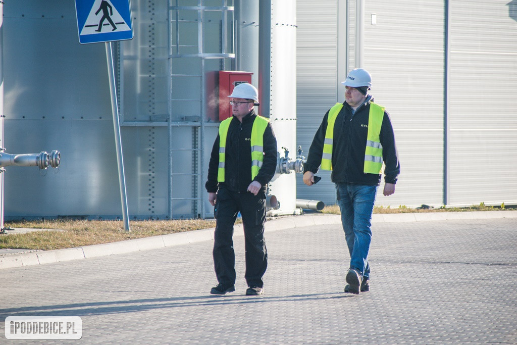 Ponad 200 osób ewakuowano w ramach ćwiczeń jednej z największych firm  w powiecie poddębickim