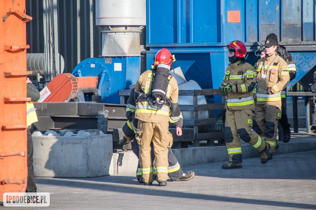Ponad 200 osób ewakuowano w ramach ćwiczeń jednej z największych firm  w powiecie poddębickim