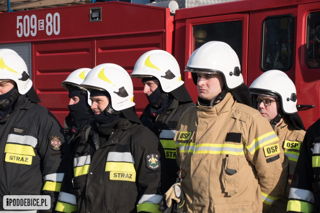 Ponad 200 osób ewakuowano w ramach ćwiczeń jednej z największych firm  w powiecie poddębickim