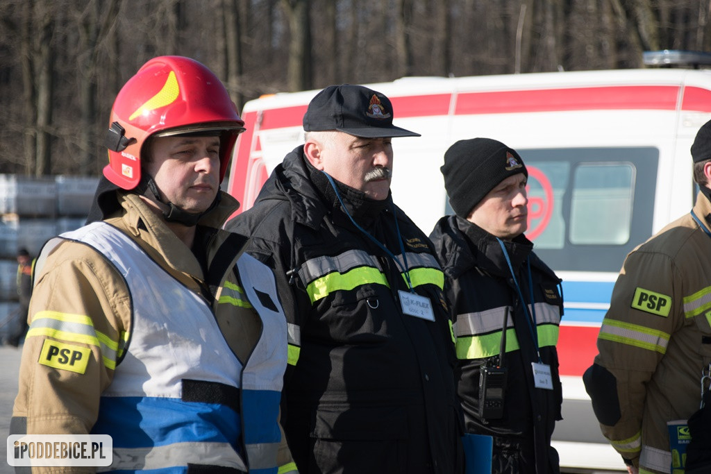 Ponad 200 osób ewakuowano w ramach ćwiczeń jednej z największych firm  w powiecie poddębickim