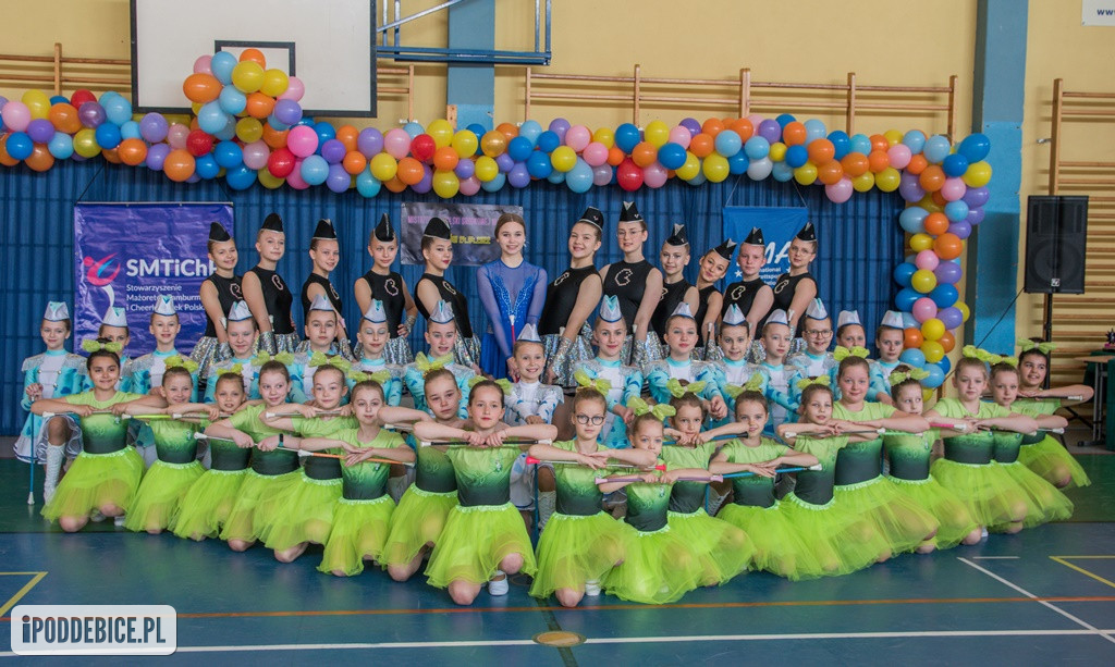 Mażoretki z Poddębic wracają z Mistrzostw Polski Środkowej z medalami [FOTO]