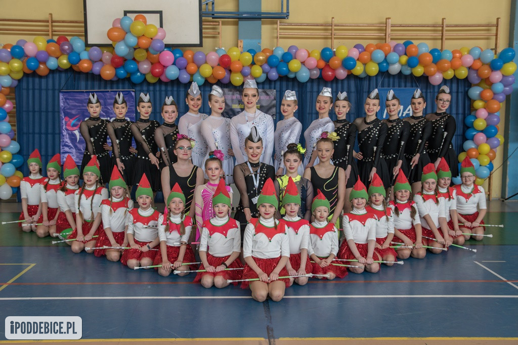 Mażoretki z Poddębic wracają z Mistrzostw Polski Środkowej z medalami [FOTO]