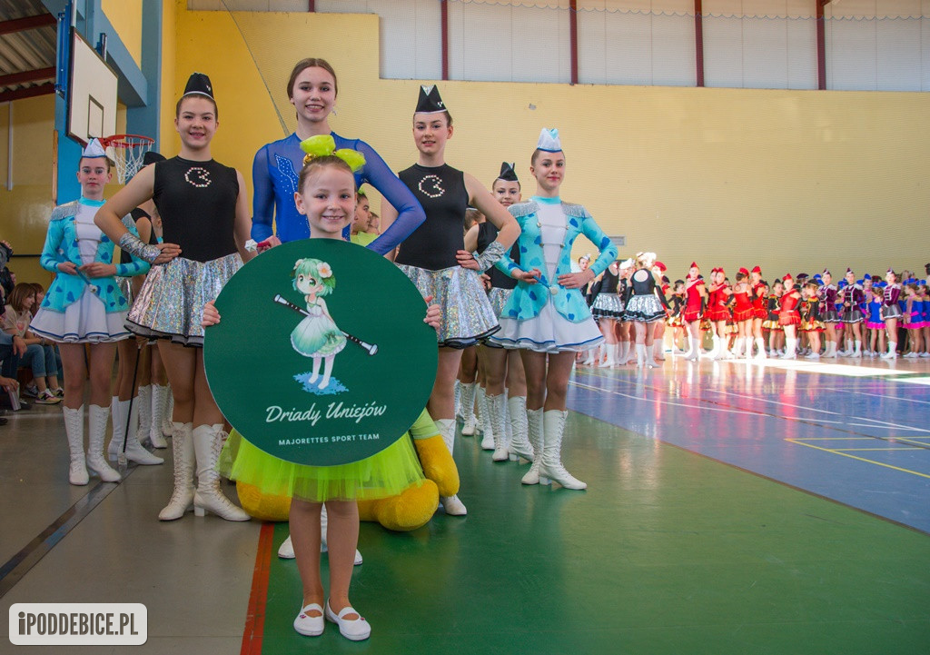 Mażoretki z Poddębic wracają z Mistrzostw Polski Środkowej z medalami [FOTO]