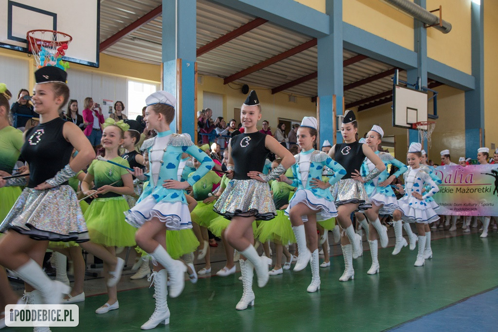 Mażoretki z Poddębic wracają z Mistrzostw Polski Środkowej z medalami [FOTO]