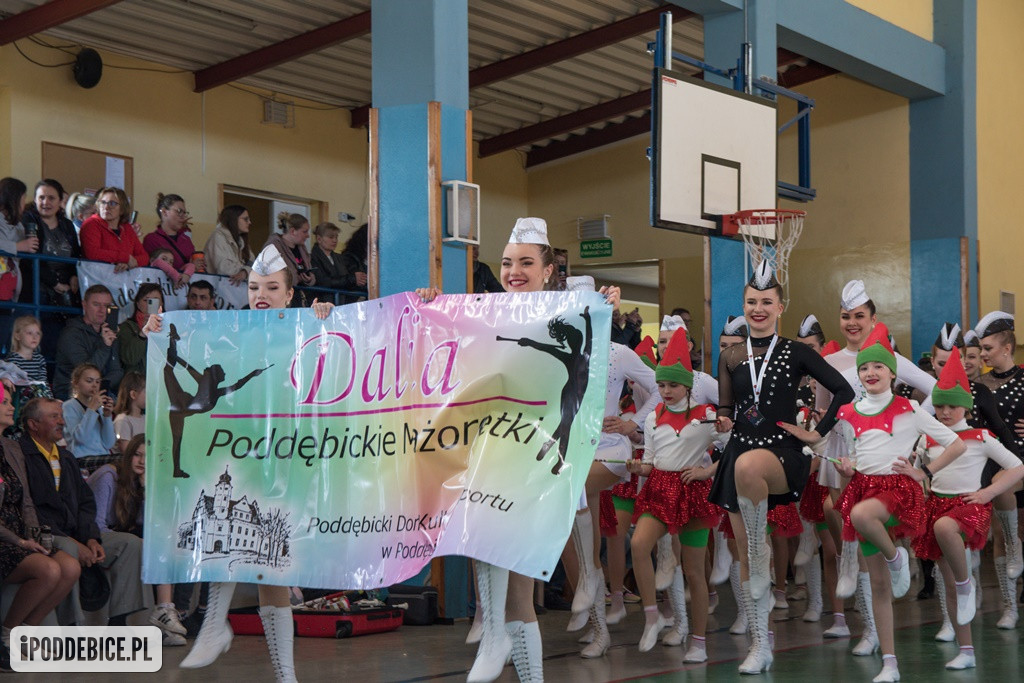 Mażoretki z Poddębic wracają z Mistrzostw Polski Środkowej z medalami [FOTO]