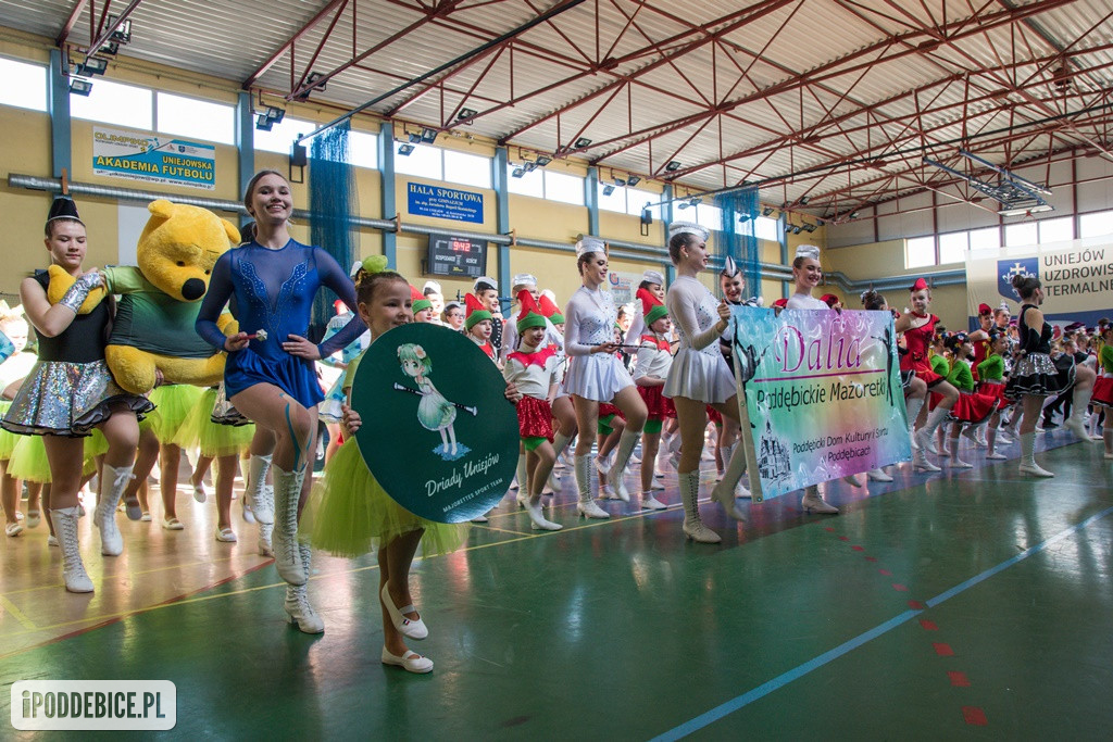 Mażoretki z Poddębic wracają z Mistrzostw Polski Środkowej z medalami [FOTO]