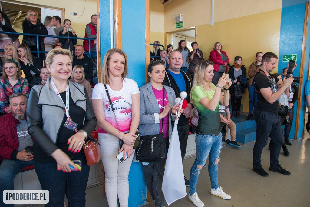 Mażoretki z Poddębic wracają z Mistrzostw Polski Środkowej z medalami [FOTO]