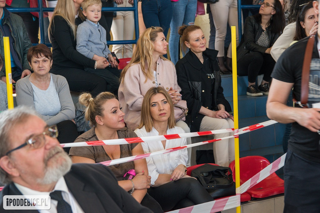 Mażoretki z Poddębic wracają z Mistrzostw Polski Środkowej z medalami [FOTO]