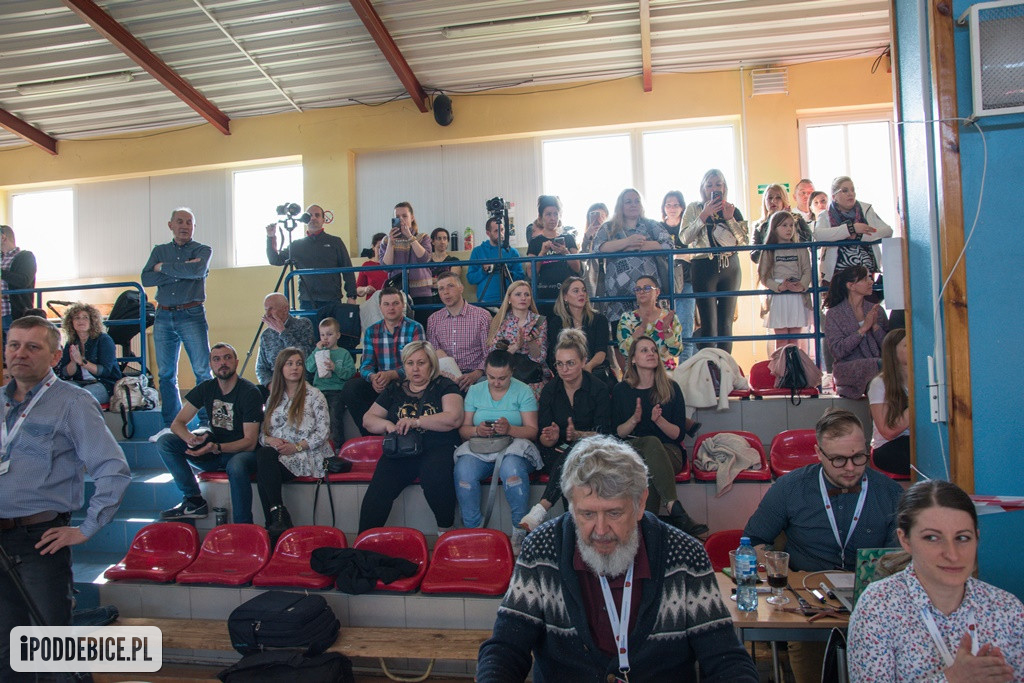 Mażoretki z Poddębic wracają z Mistrzostw Polski Środkowej z medalami [FOTO]