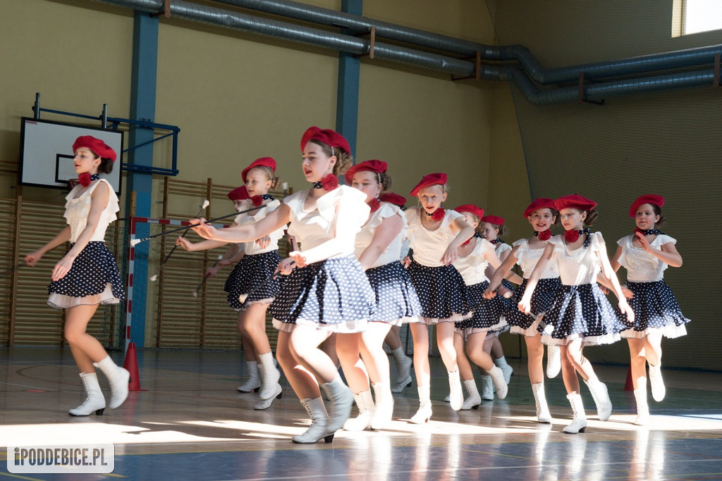 Mażoretki z Poddębic wracają z Mistrzostw Polski Środkowej z medalami [FOTO]