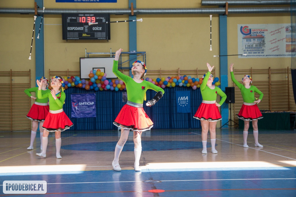 Mażoretki z Poddębic wracają z Mistrzostw Polski Środkowej z medalami [FOTO]