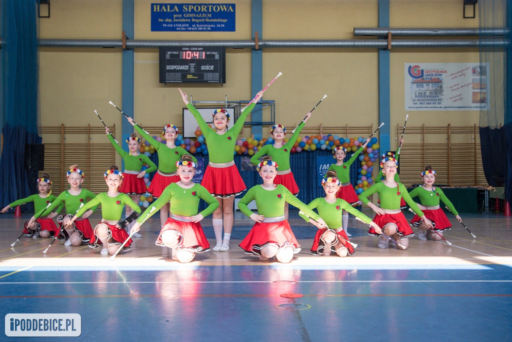 Mażoretki z Poddębic wracają z Mistrzostw Polski Środkowej z medalami [FOTO]