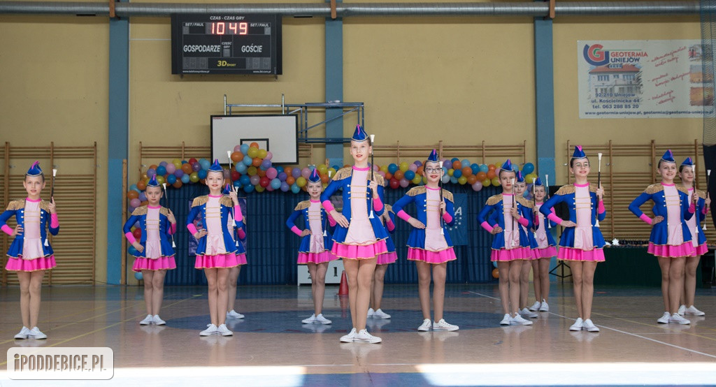 Mażoretki z Poddębic wracają z Mistrzostw Polski Środkowej z medalami [FOTO]