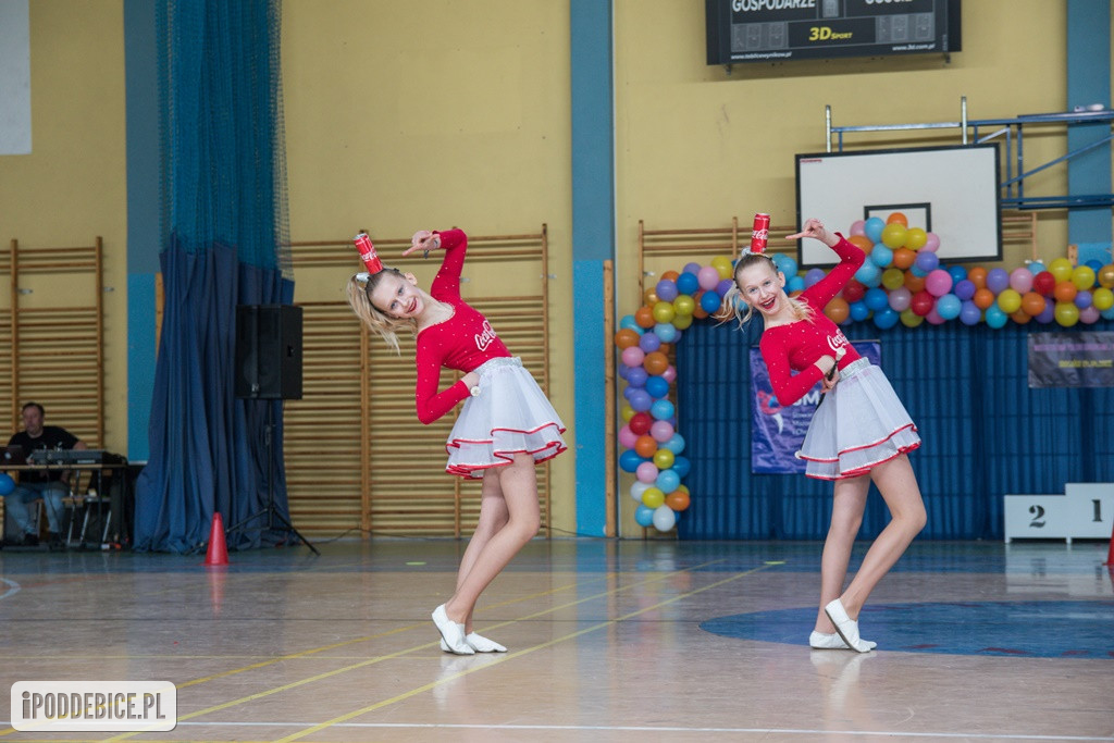 Mażoretki z Poddębic wracają z Mistrzostw Polski Środkowej z medalami [FOTO]
