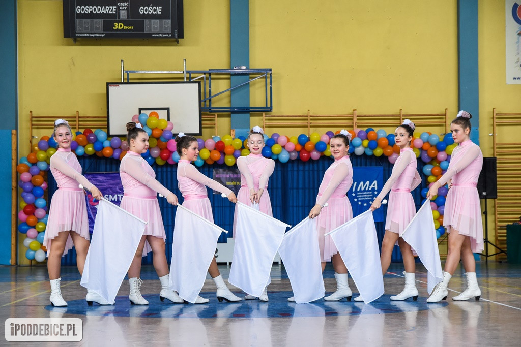 Mażoretki z Poddębic wracają z Mistrzostw Polski Środkowej z medalami [FOTO]