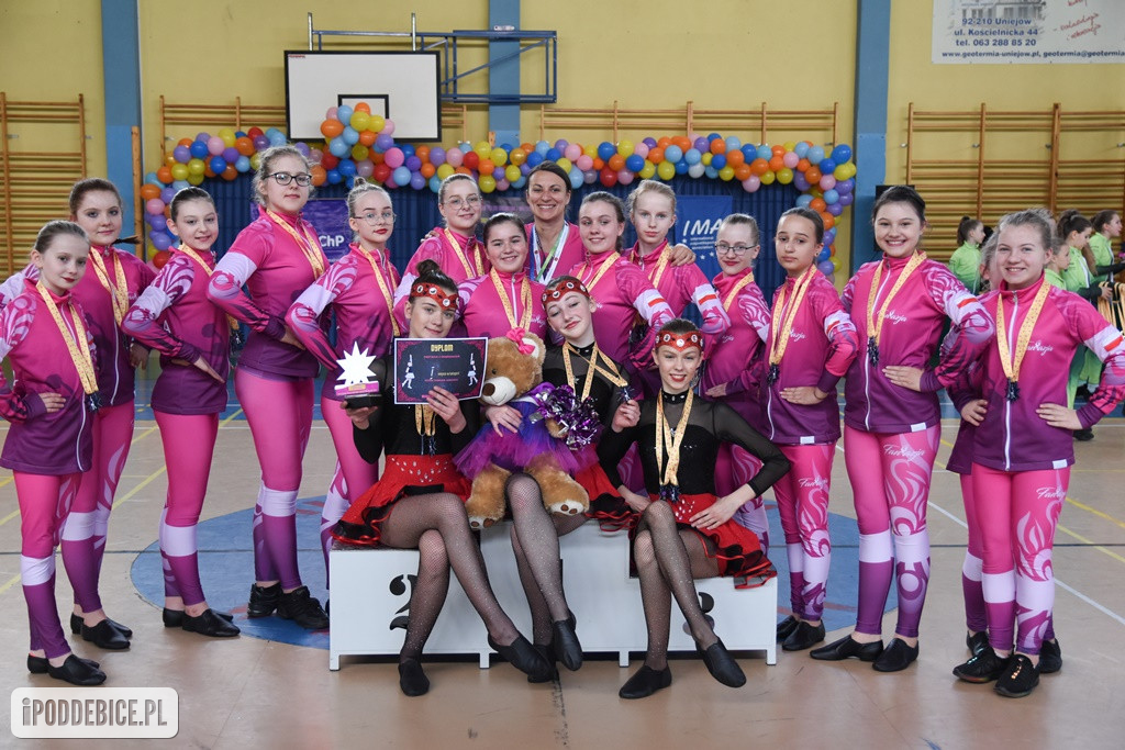 Mażoretki z Poddębic wracają z Mistrzostw Polski Środkowej z medalami [FOTO]