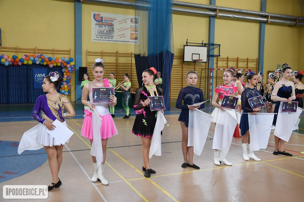 Mażoretki z Poddębic wracają z Mistrzostw Polski Środkowej z medalami [FOTO]
