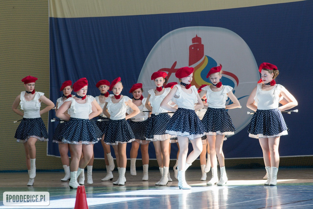 Mażoretki z Poddębic wracają z Mistrzostw Polski Środkowej z medalami [FOTO]