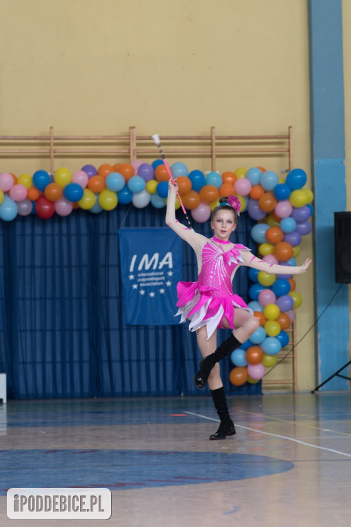 Mażoretki z Poddębic wracają z Mistrzostw Polski Środkowej z medalami [FOTO]