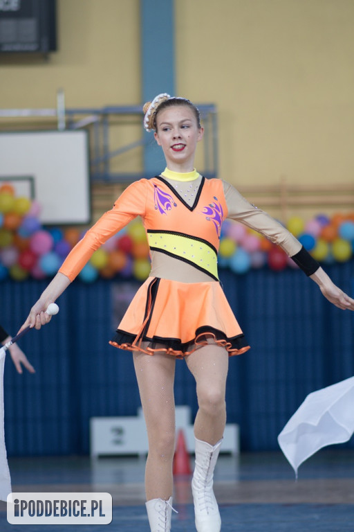 Mażoretki z Poddębic wracają z Mistrzostw Polski Środkowej z medalami [FOTO]