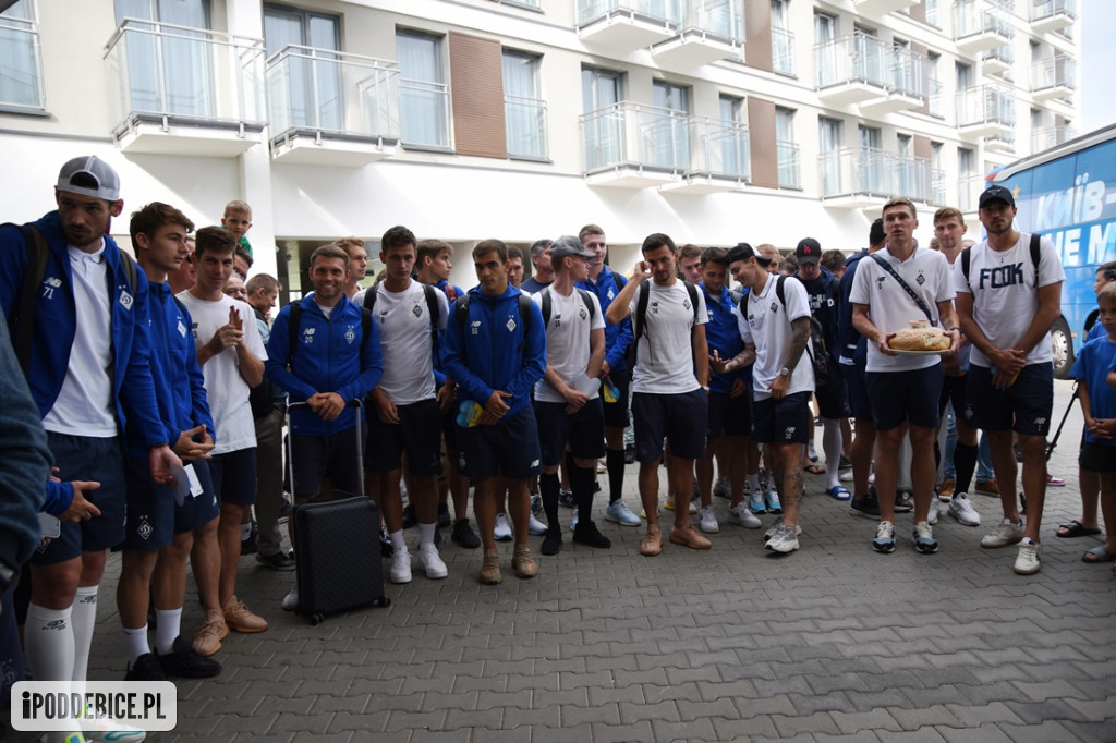 Tak w Uniejowie powitano piłkarzy Dynamo Kijów