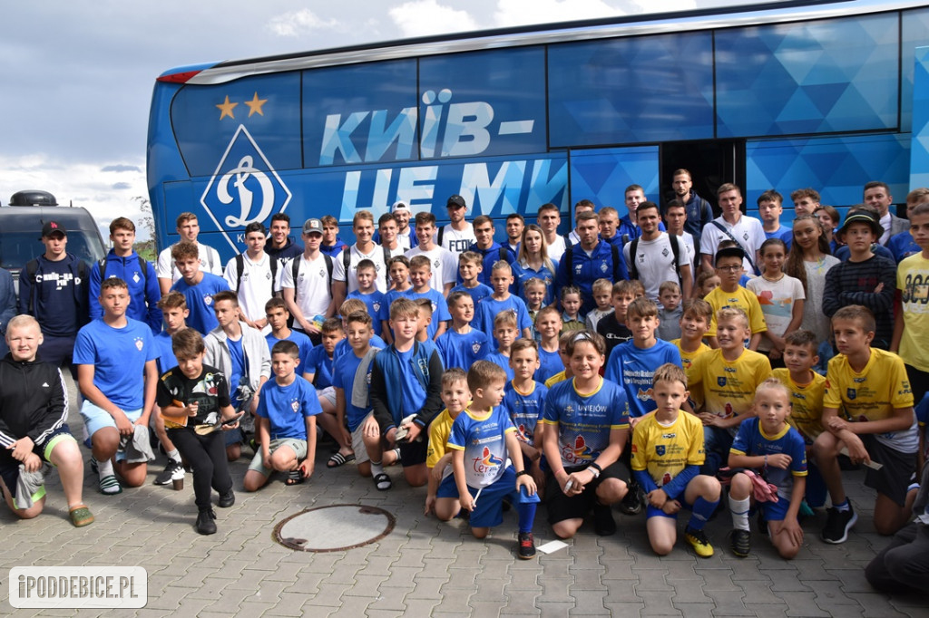 Tak w Uniejowie powitano piłkarzy Dynamo Kijów