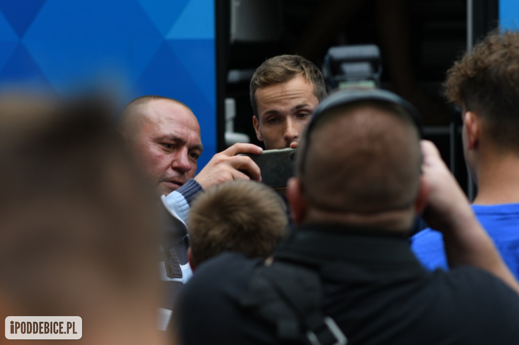 Tak w Uniejowie powitano piłkarzy Dynamo Kijów