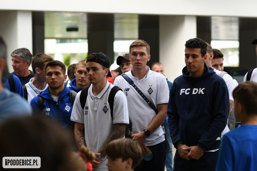Tak w Uniejowie powitano piłkarzy Dynamo Kijów