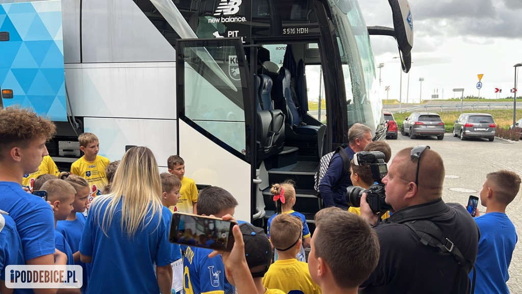 Tak w Uniejowie powitano piłkarzy Dynamo Kijów